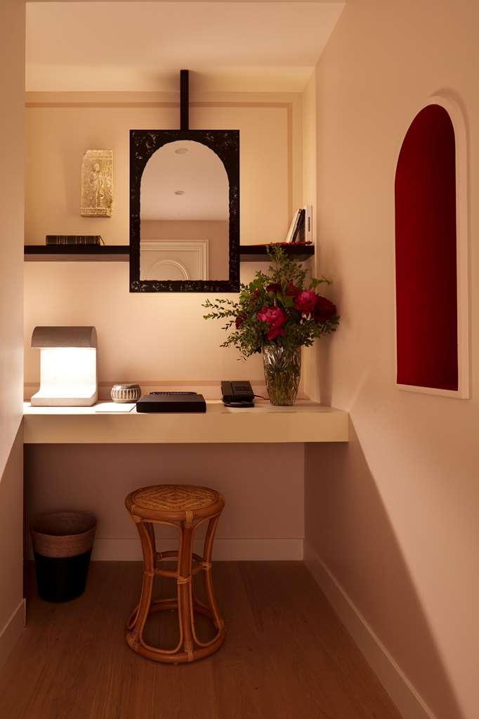 Experimental Marais Hotel